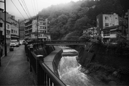 大地の神秘　東北の名湯「土湯温泉」