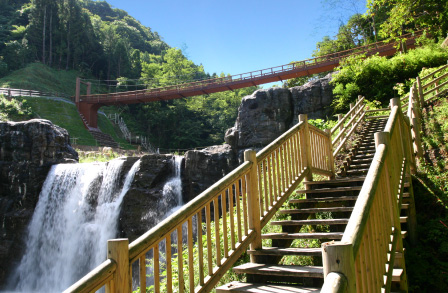 滝の吊り橋